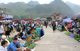 Chợ lùi (chợ Phiên) Hà Giang