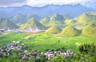 Núi đôi Quản Bạ